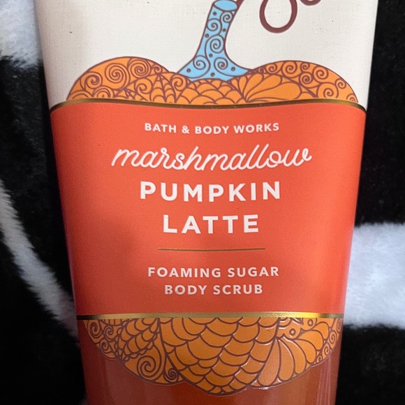 Bath and Body Works Marshmallow Pumpkin Latte foaming sugar scrub - Picture 1 of 2